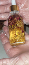 Load image into Gallery viewer, The Queens Court Yoni Oil 2oz
